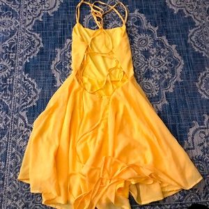 Cute yellow flowy dress